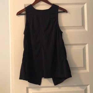 Athleta tie back athletic top